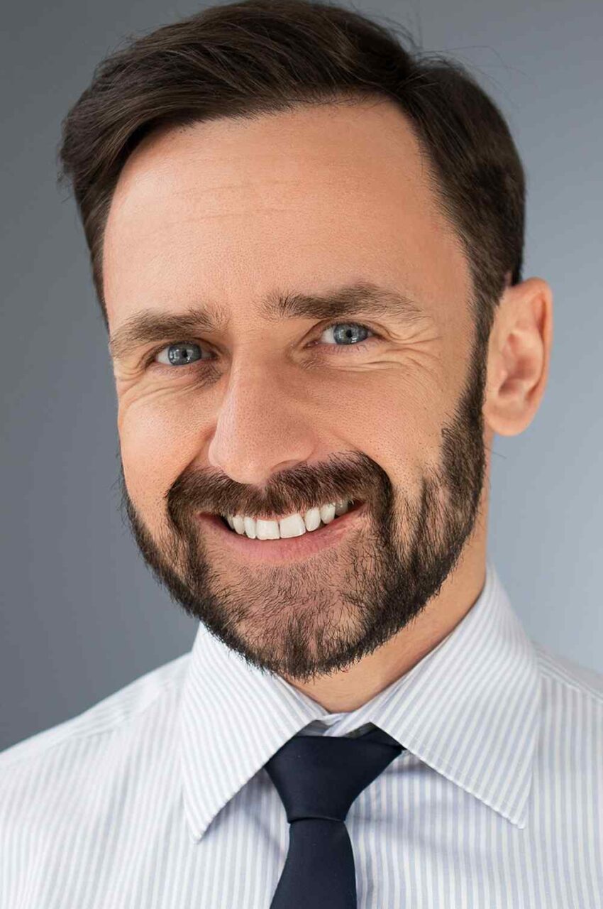 https://xamiticonsulting.com/wp-content/uploads/2019/02/team_01-850x1280.jpg